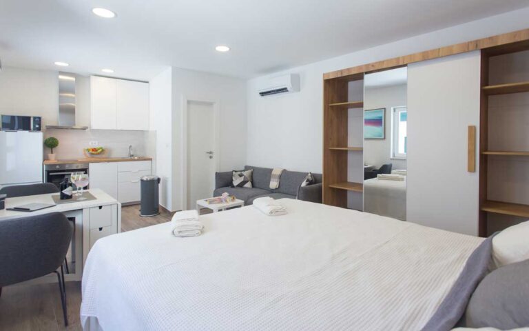 studio-apartment-near-split-(14)