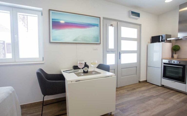 studio-apartment-near-split-(7)